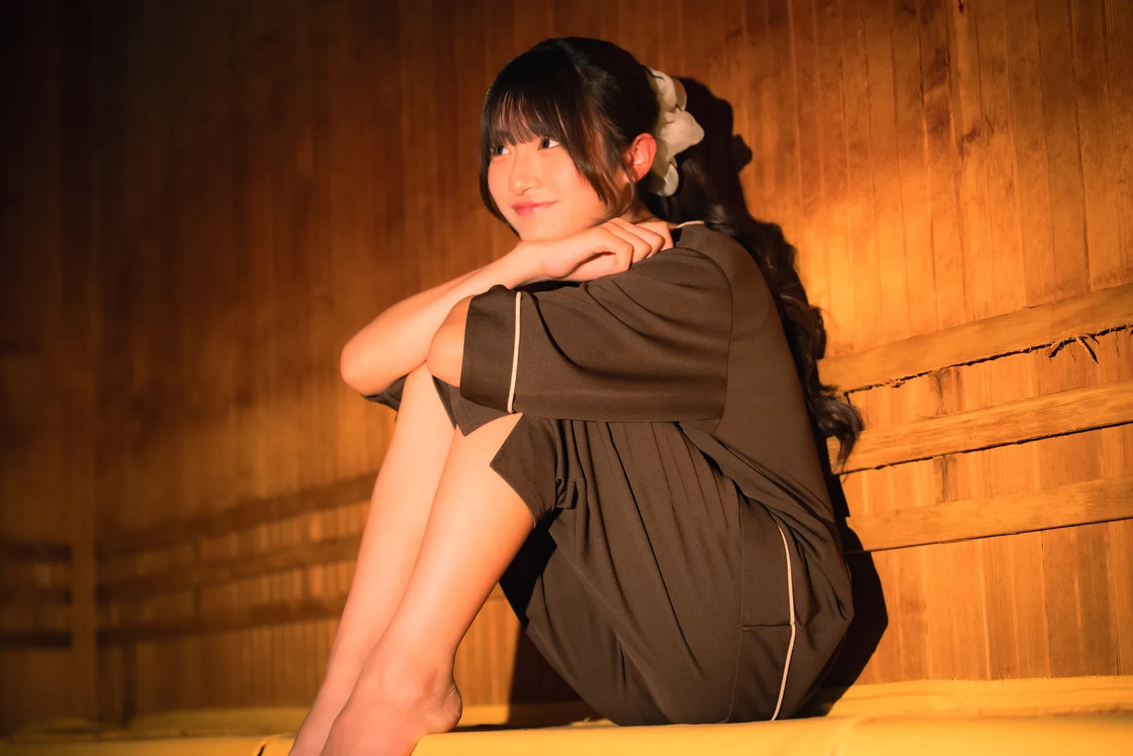 サウナの灯りに包まれる静かな癒しのひととき