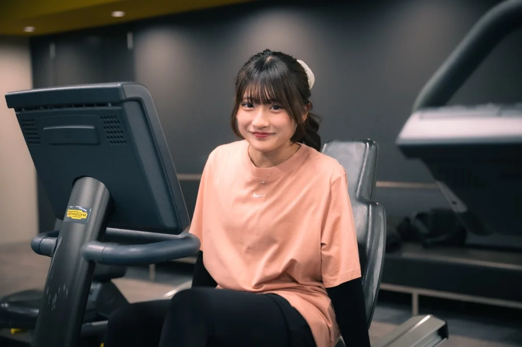 9inz — 専用ディスプレイ付きマシンでトレーニング