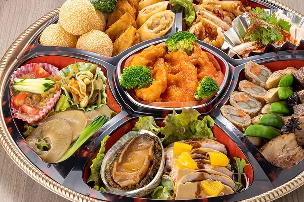 四川中華 GOCHI【五智】— 前菜の盛り合わせプレート